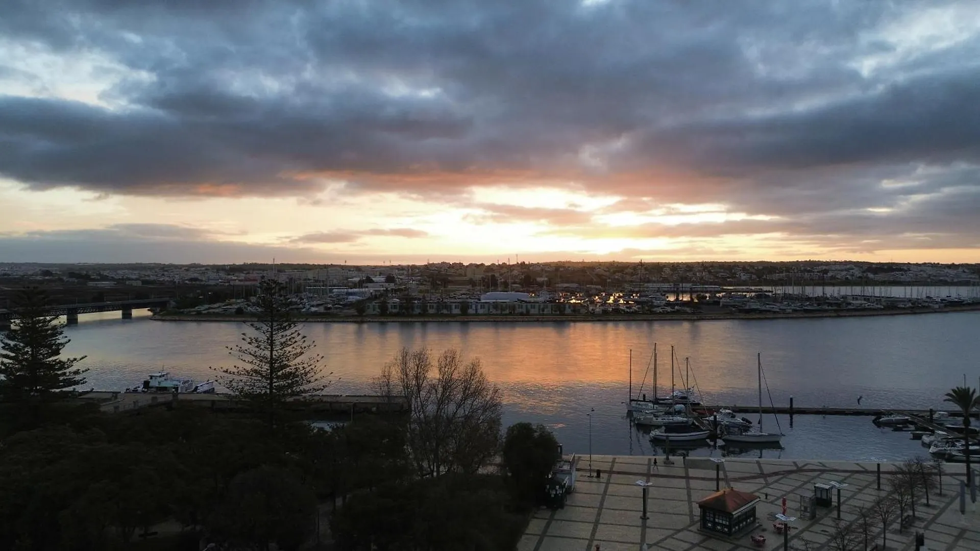 *** Guest house Residencial Arabi Portugal